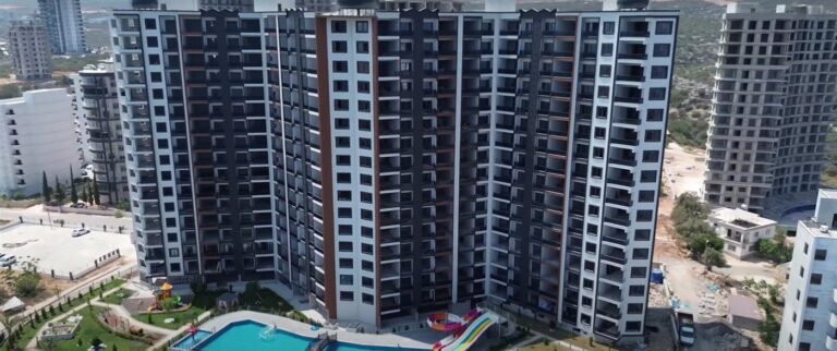Ayaş denize yakın daire: havuzlu yüksek katlı konut sitesi, Mersin